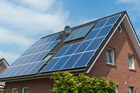 solar-panel-house-1200x800-a467ddaef10652eef63da09097f742cb5214e462